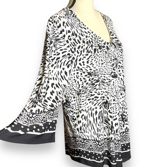 Chico’s Assymetrical Animal Print Polka Dot Tunic 3/4 Sleeve Size 2 - Picture 2 of 12